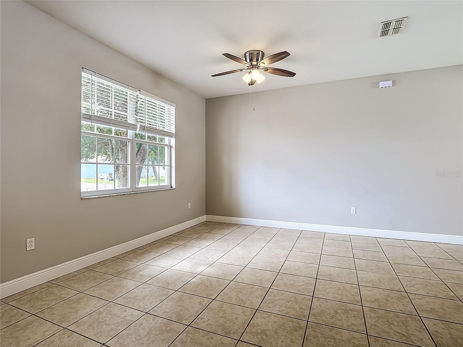 939 Gascony Ct Property Photo 3