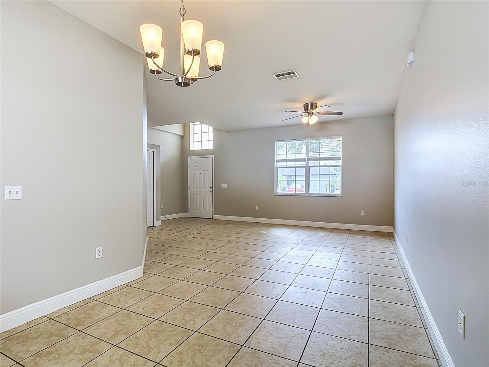 939 Gascony Ct Property Photo 6