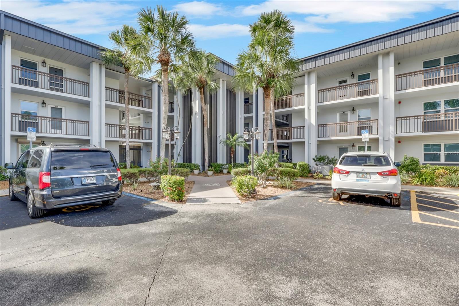 1740 Pine Valley Dr #213 Property Photo 1
