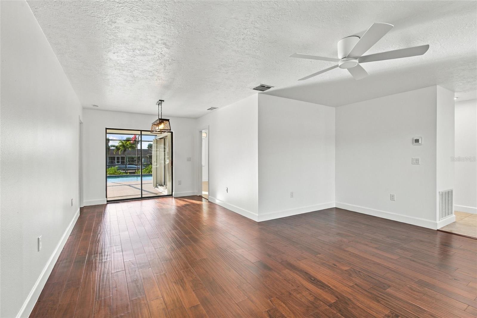 511 Bonito Ave Property Photo 5