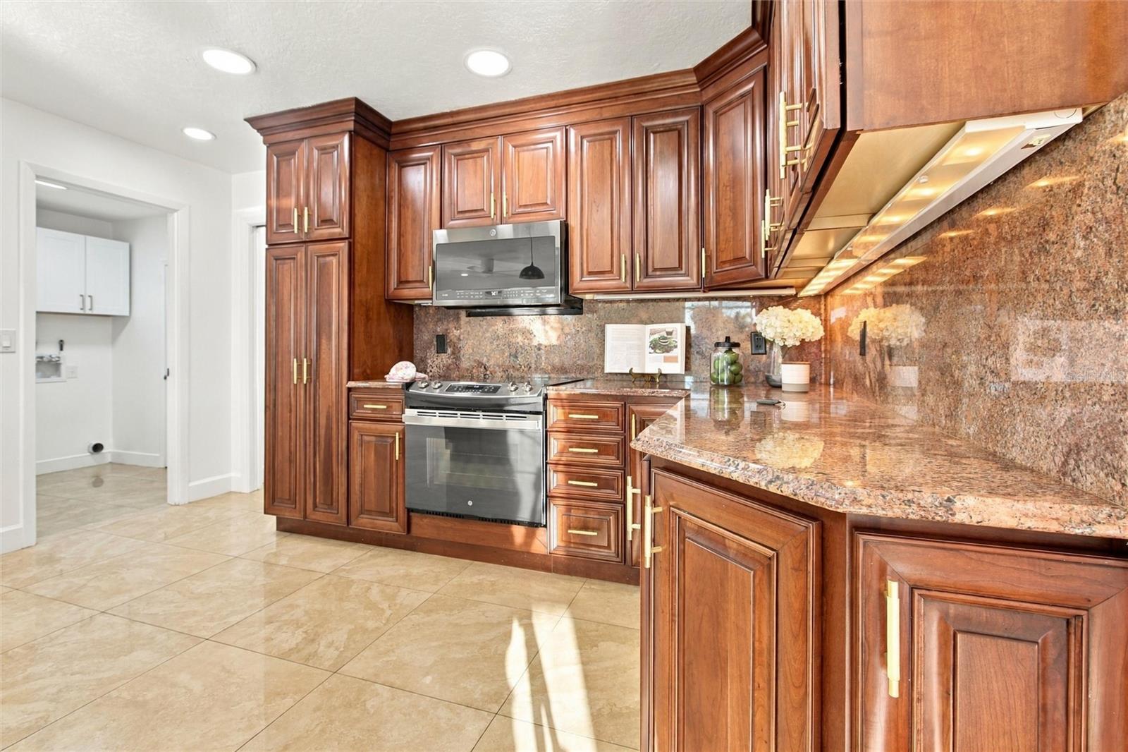 511 Bonito Ave Property Photo 11
