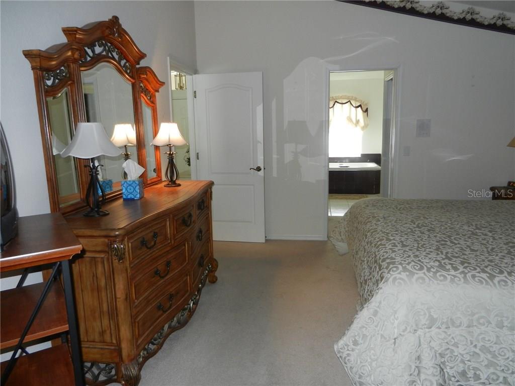 589 Rotonda Cir Property Photo 13