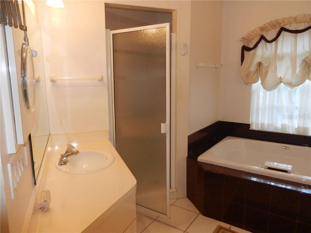 589 Rotonda Cir Property Photo 15