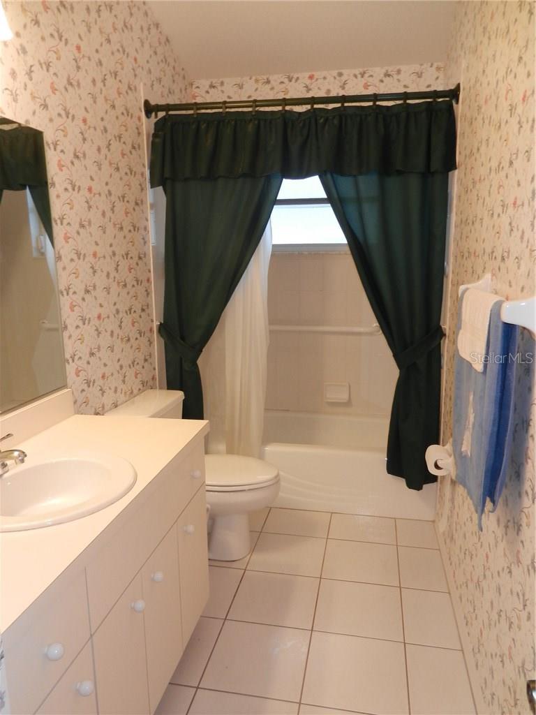 589 Rotonda Cir Property Photo 16
