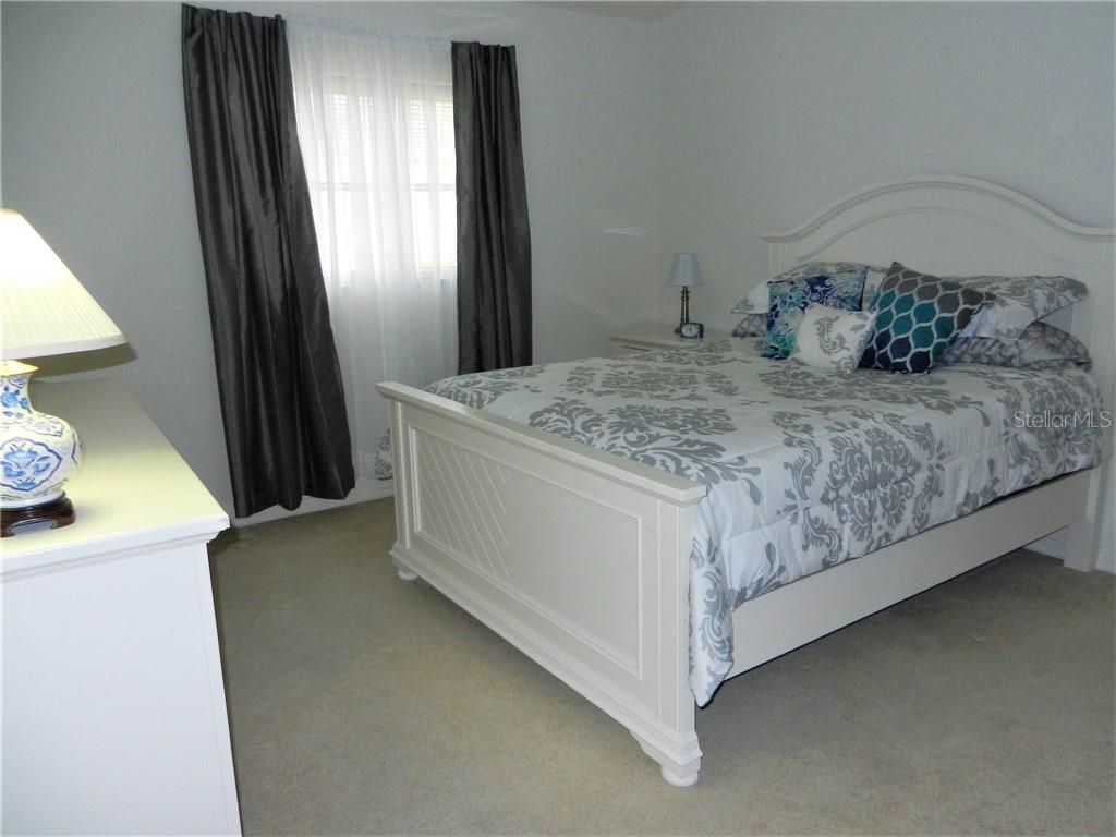 589 Rotonda Cir Property Photo 17