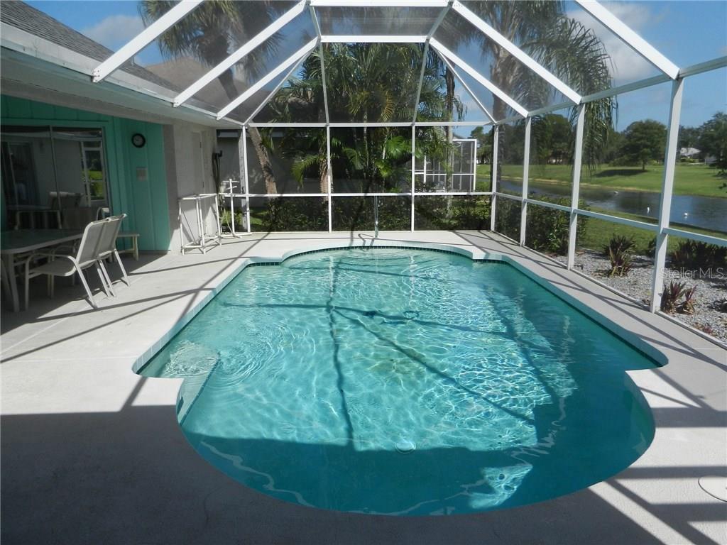 589 Rotonda Cir Property Photo 22