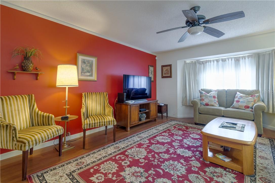 37 Oakland Hills Pl Property Photo 4
