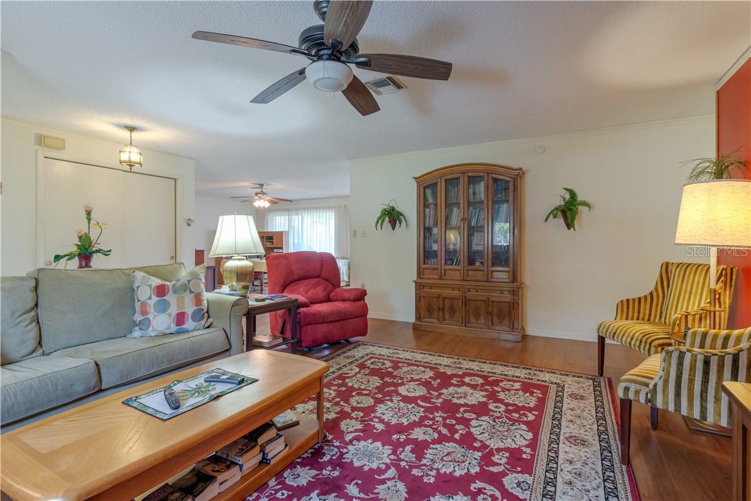 37 Oakland Hills Pl Property Photo 6