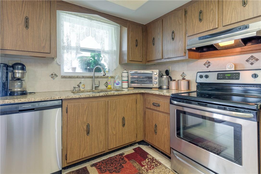 37 Oakland Hills Pl Property Photo 11