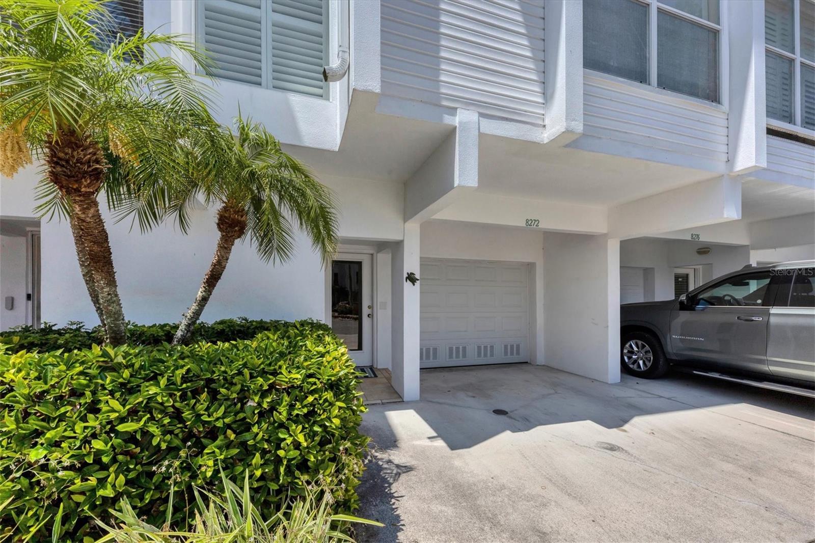 8272 Harborside Cir Property Photo 1