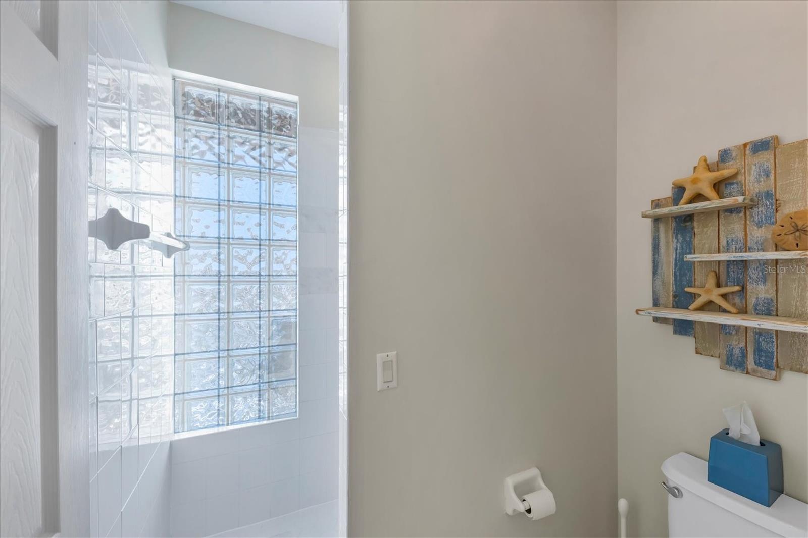 8272 Harborside Cir Property Photo 6