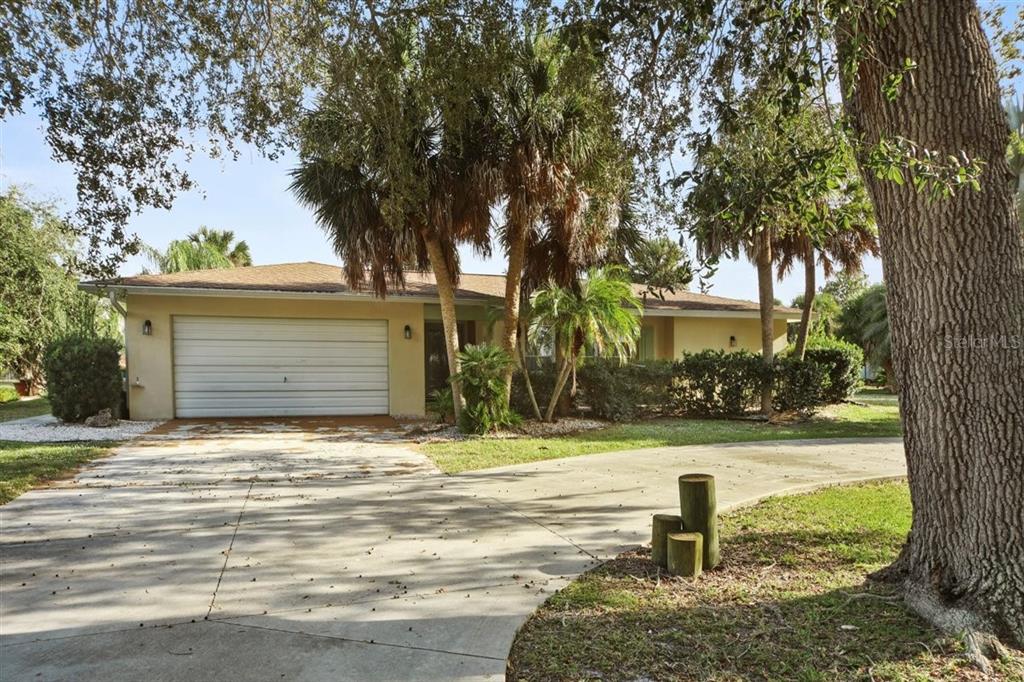 500 GREEN DOLPHIN DR S Property Photo 1