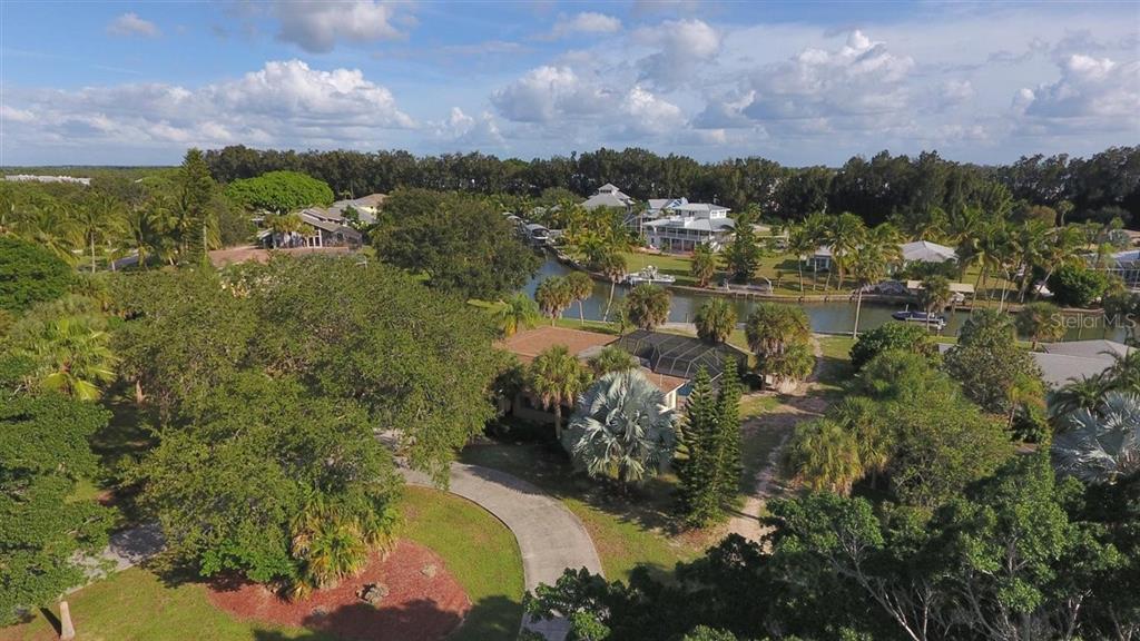 500 Green Dolphin Dr S Property Photo 6