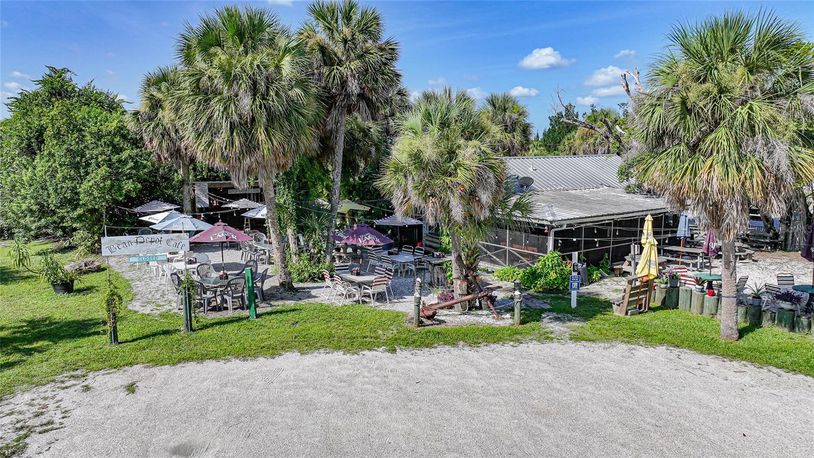 D6123033 Property Photo 2