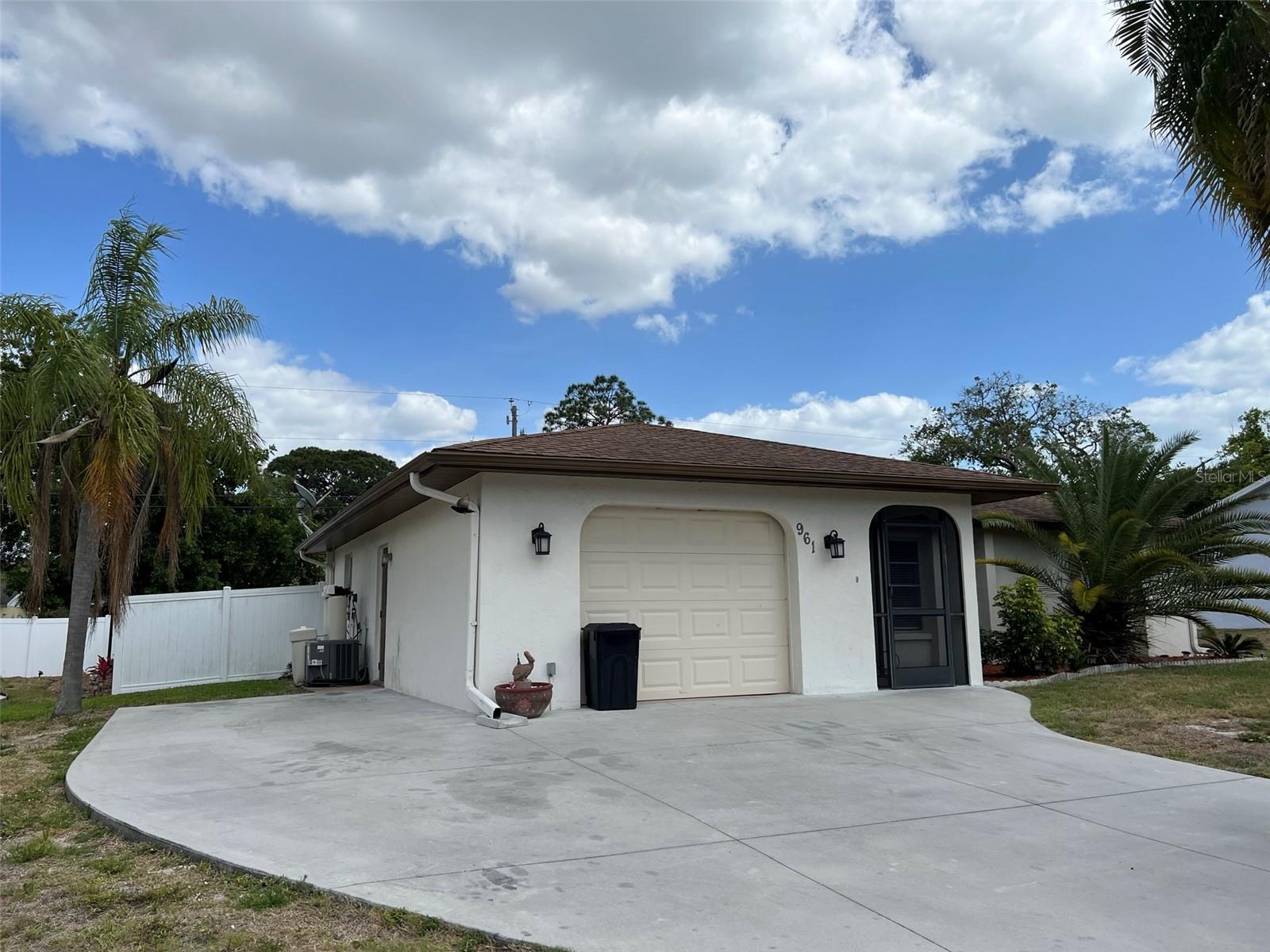 961 Everest Rd Property Photo 1