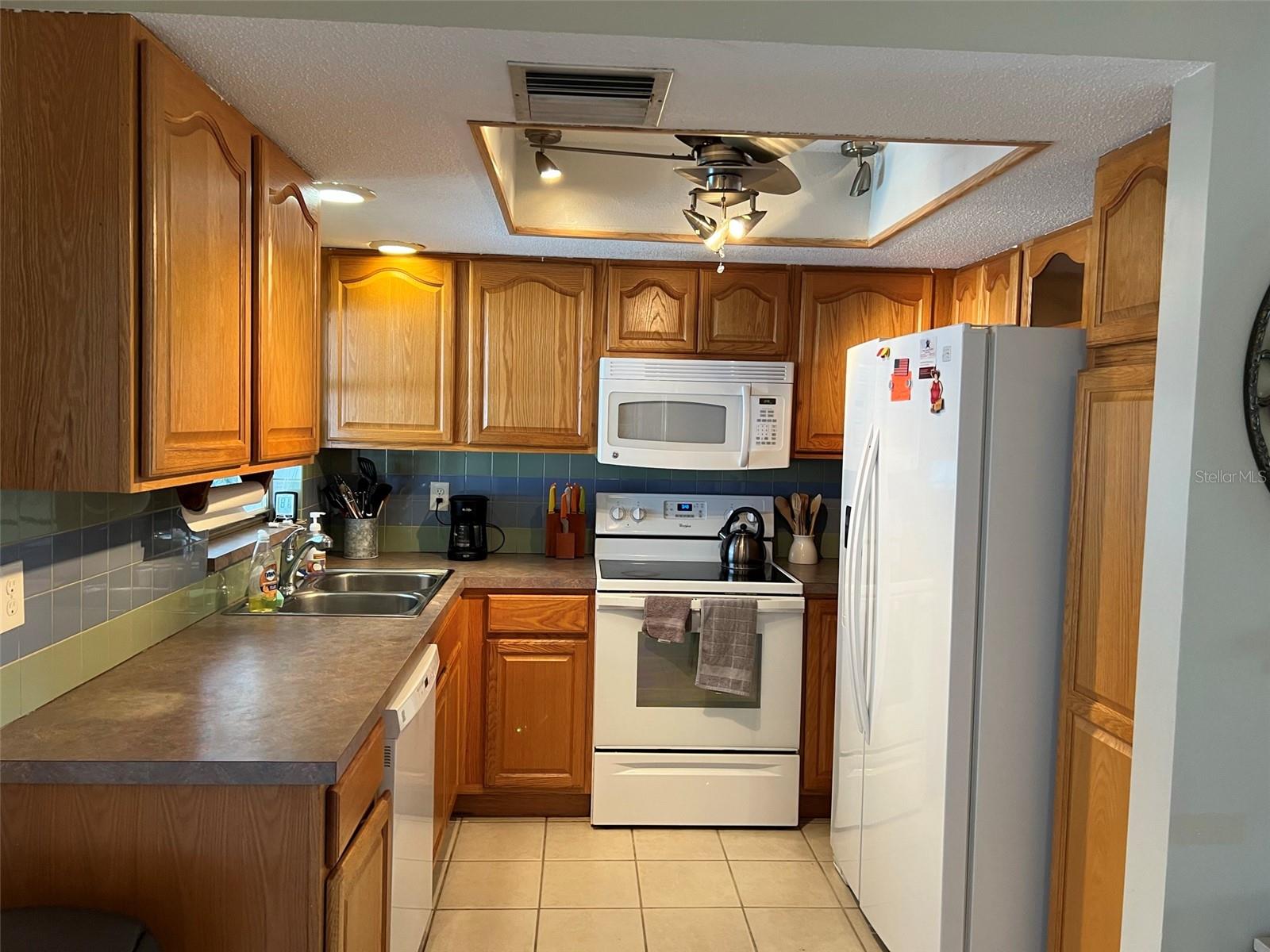 961 Everest Rd Property Photo 11