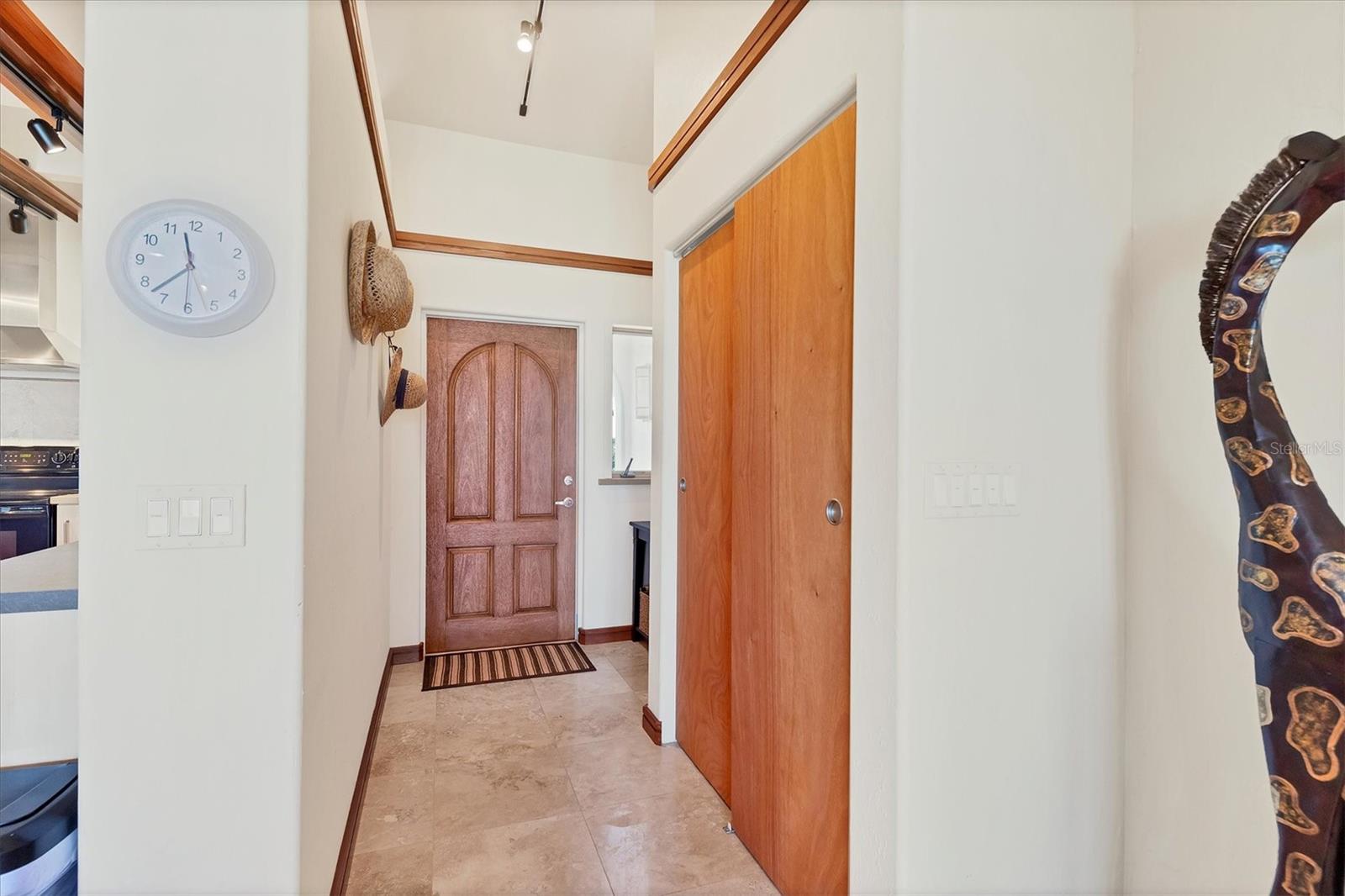D6127068 Property Photo 8