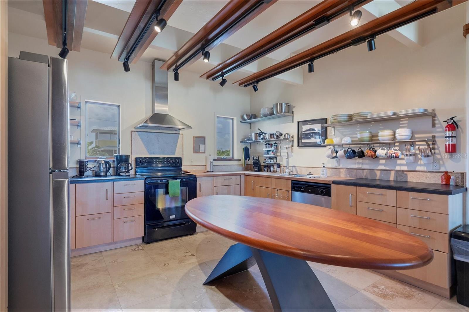 D6127068 Property Photo 10