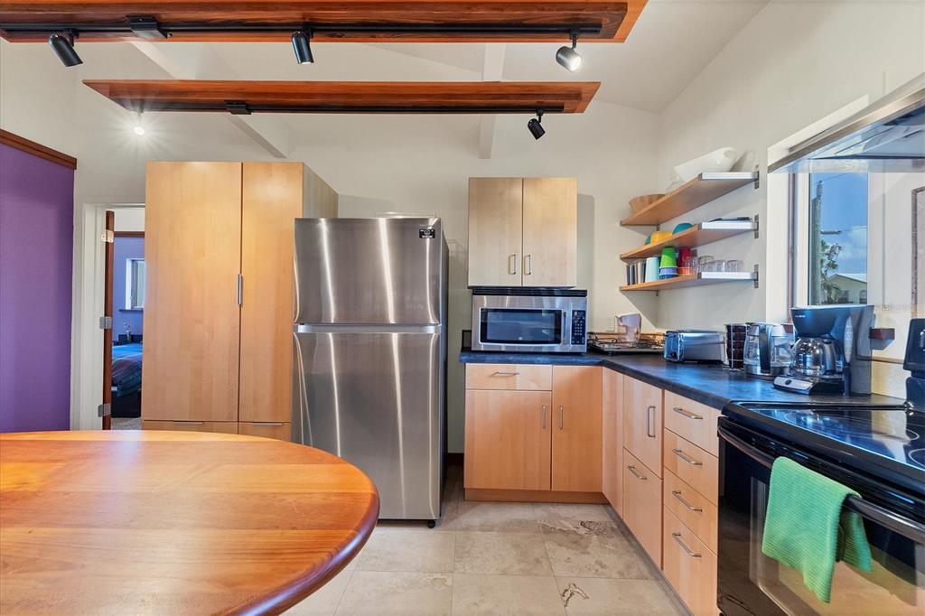 D6127068 Property Photo 12