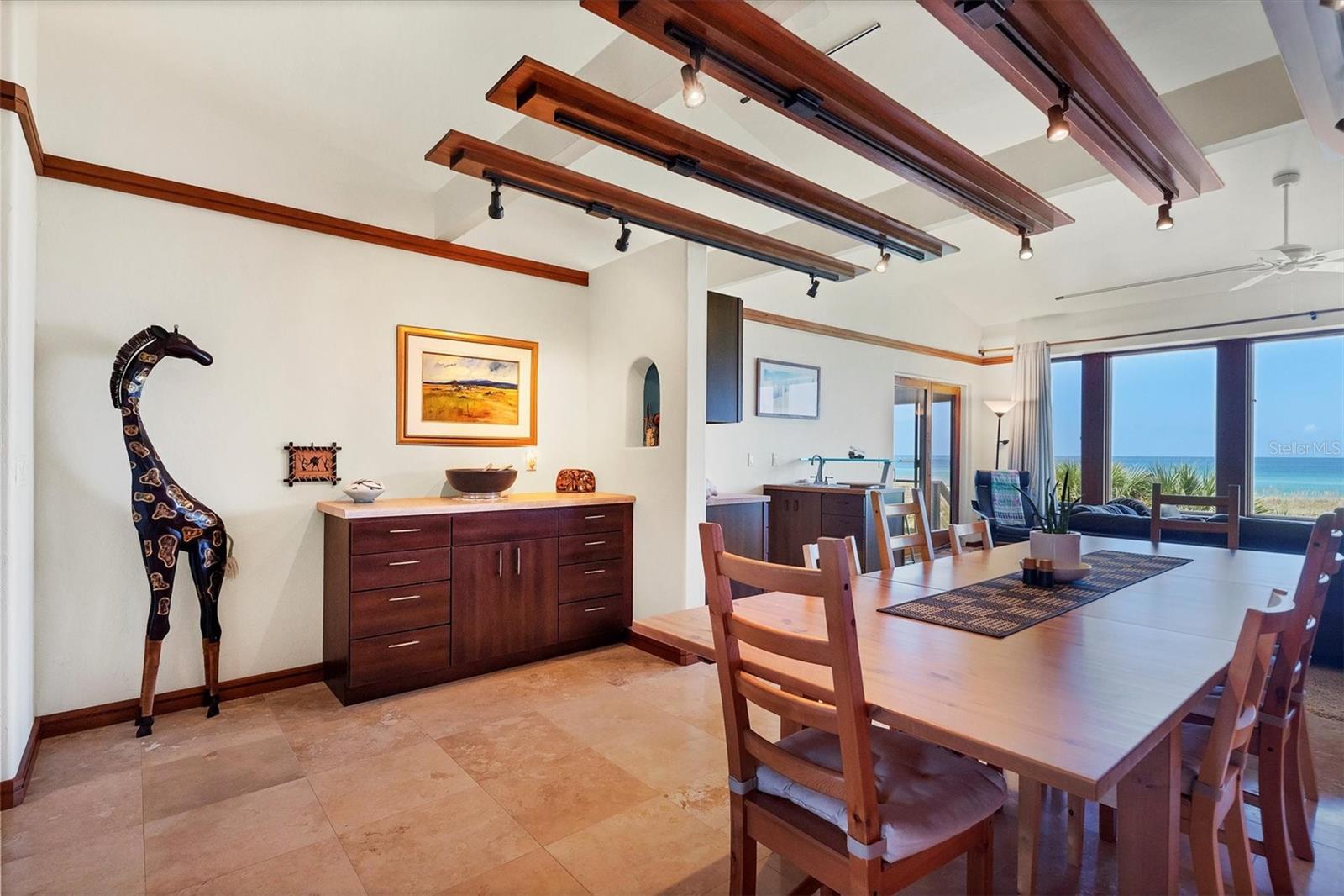 D6127068 Property Photo 14