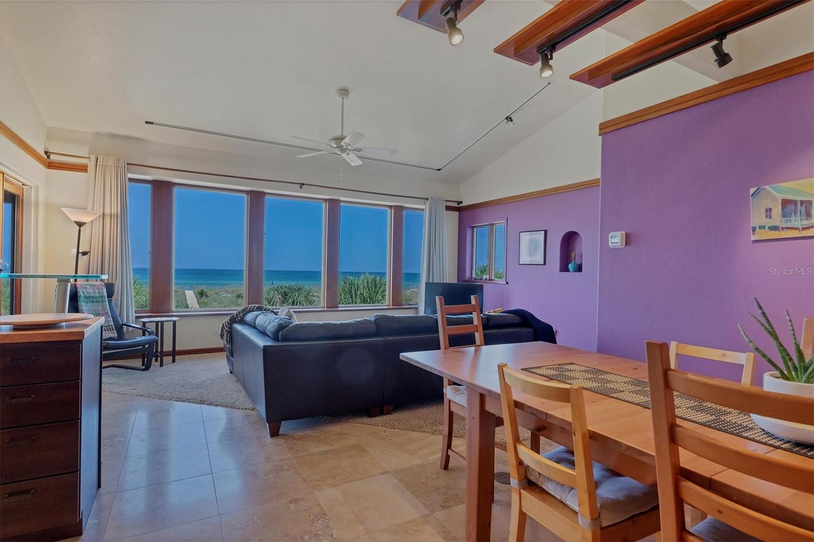 D6127068 Property Photo 15