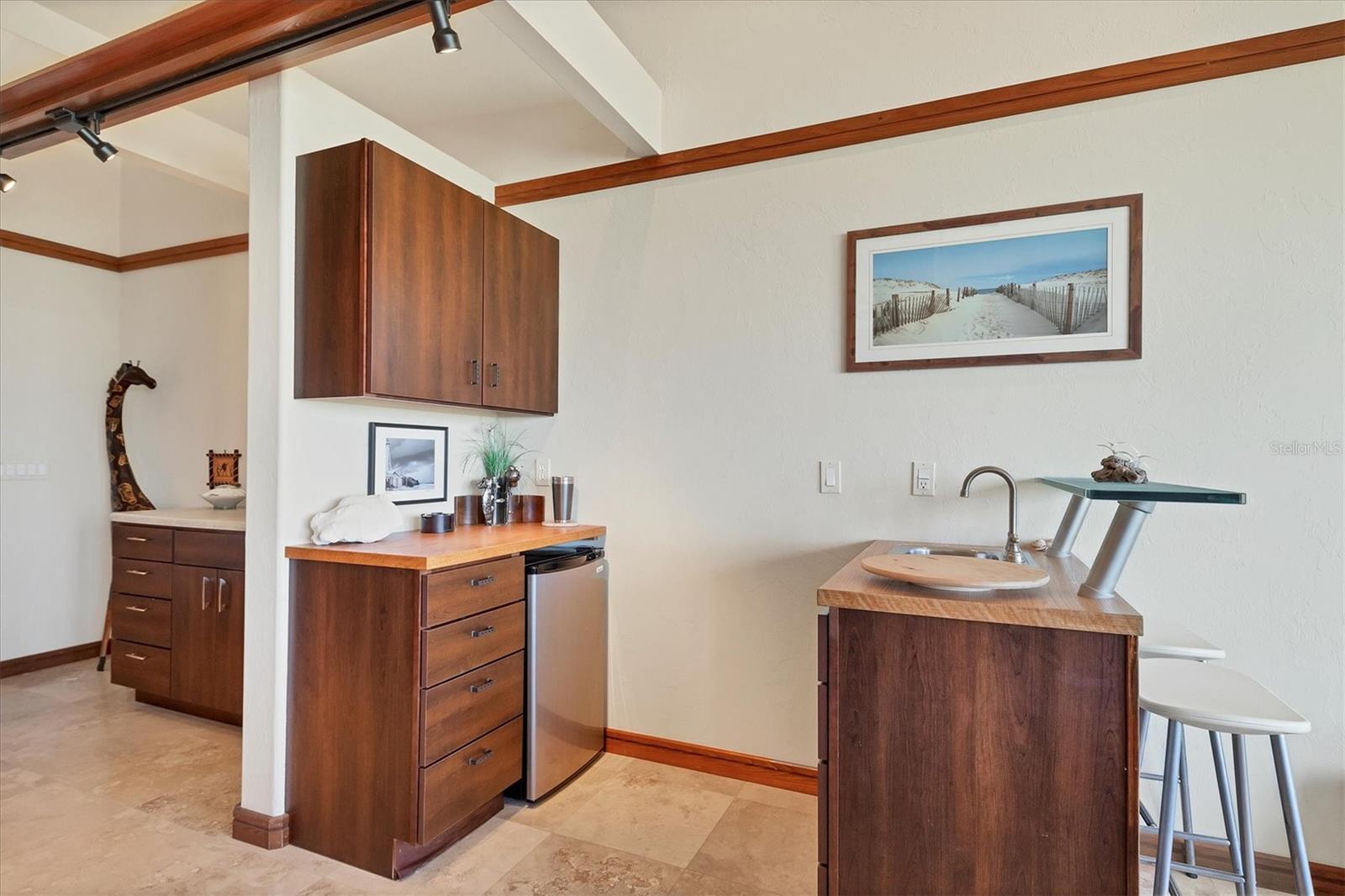 D6127068 Property Photo 16