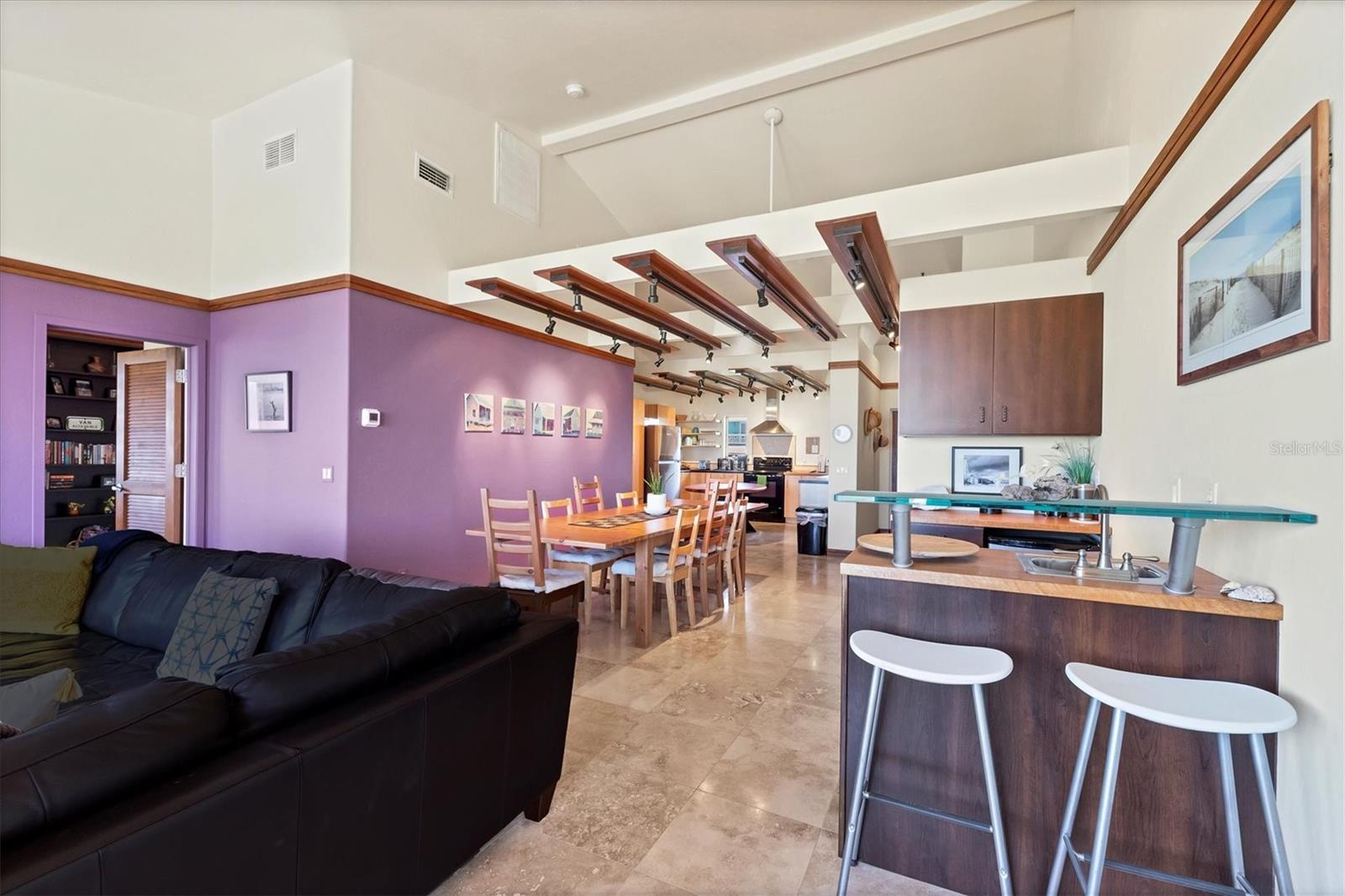 D6127068 Property Photo 20
