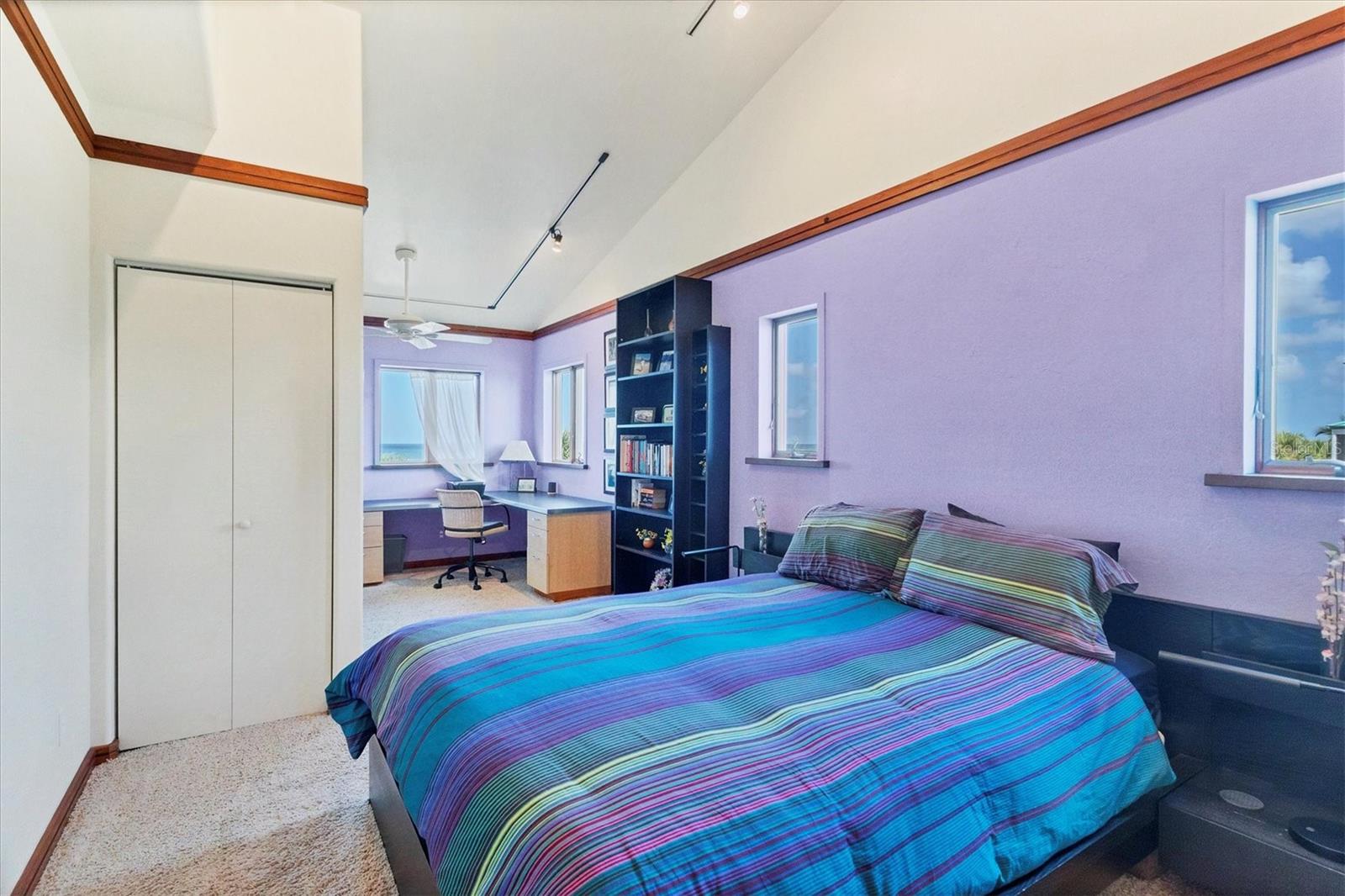 D6127068 Property Photo 25