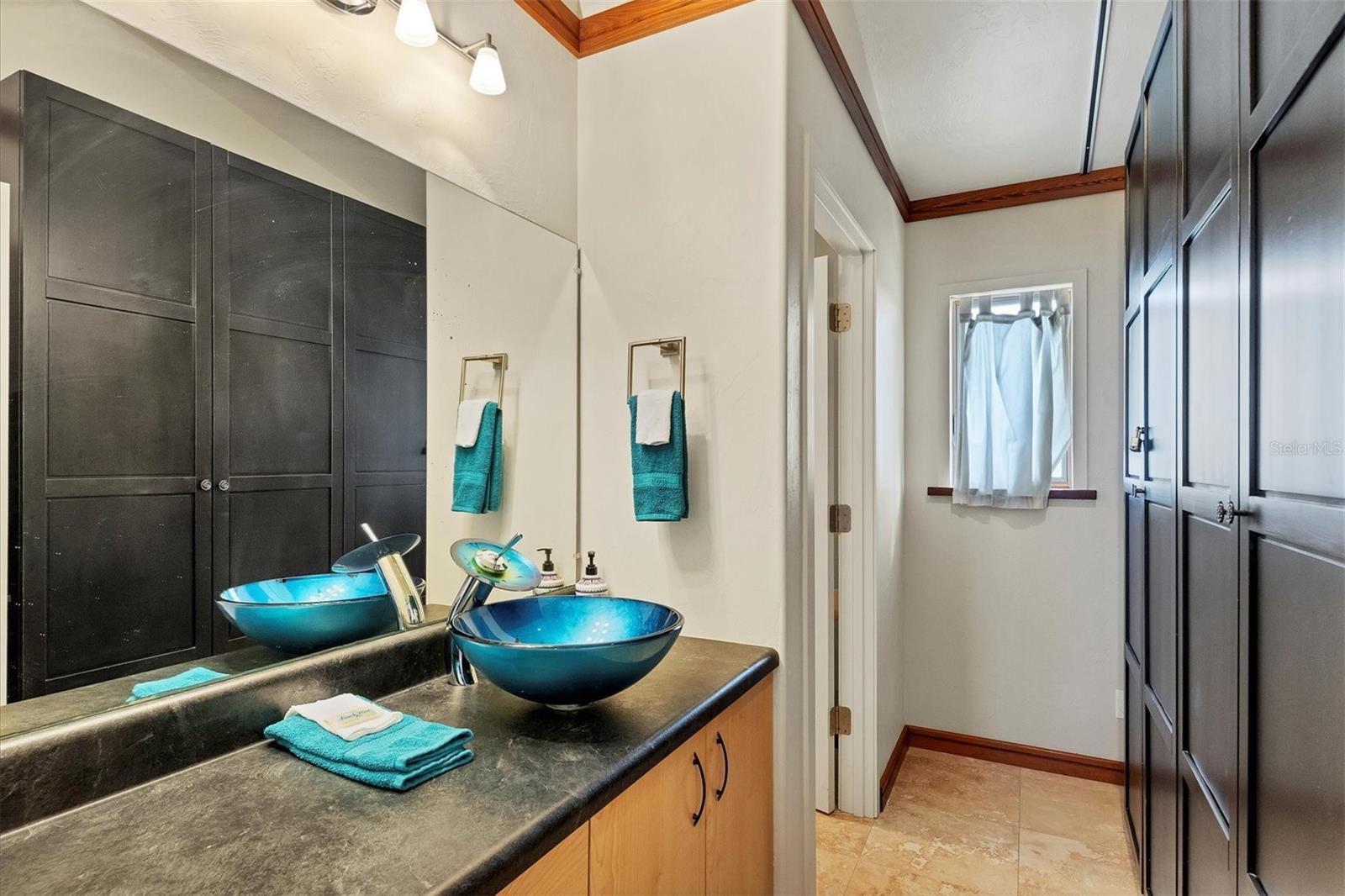 D6127068 Property Photo 26