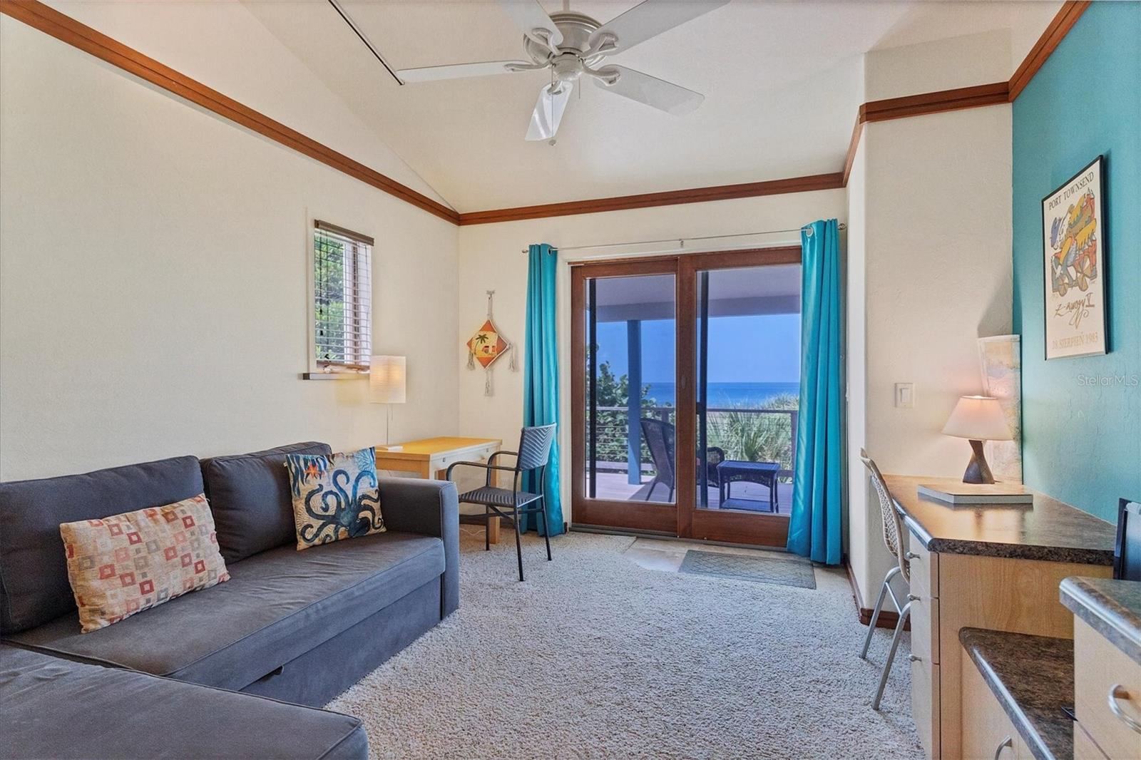 D6127068 Property Photo 33