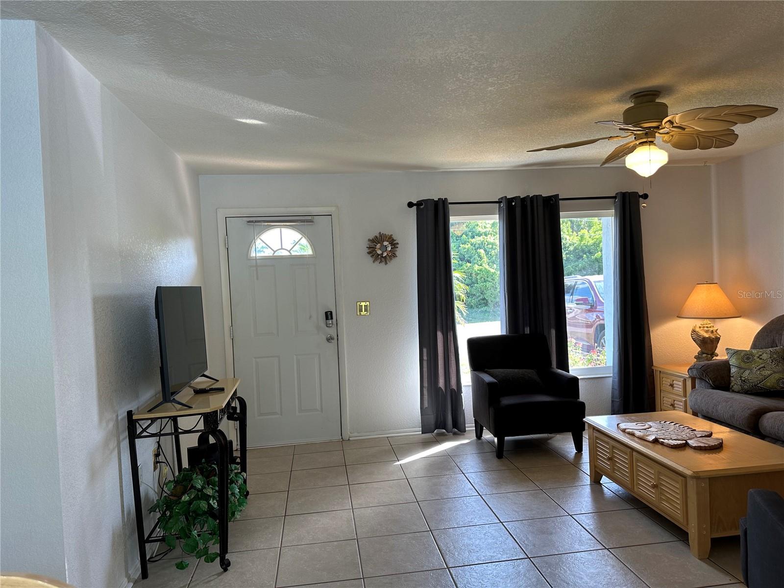 18625 Alphonse Cir Property Photo 2