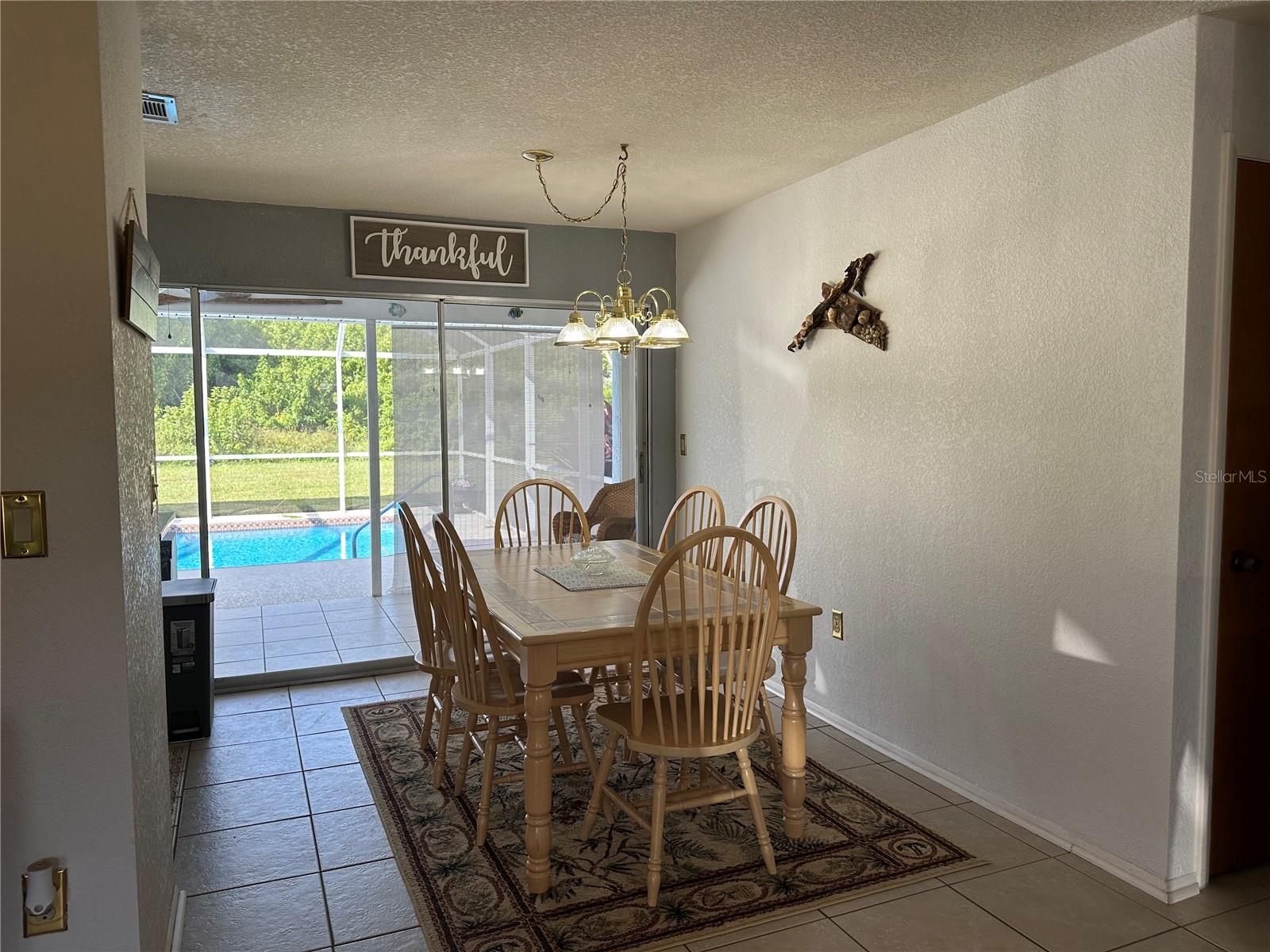 18625 Alphonse Cir Property Photo 4