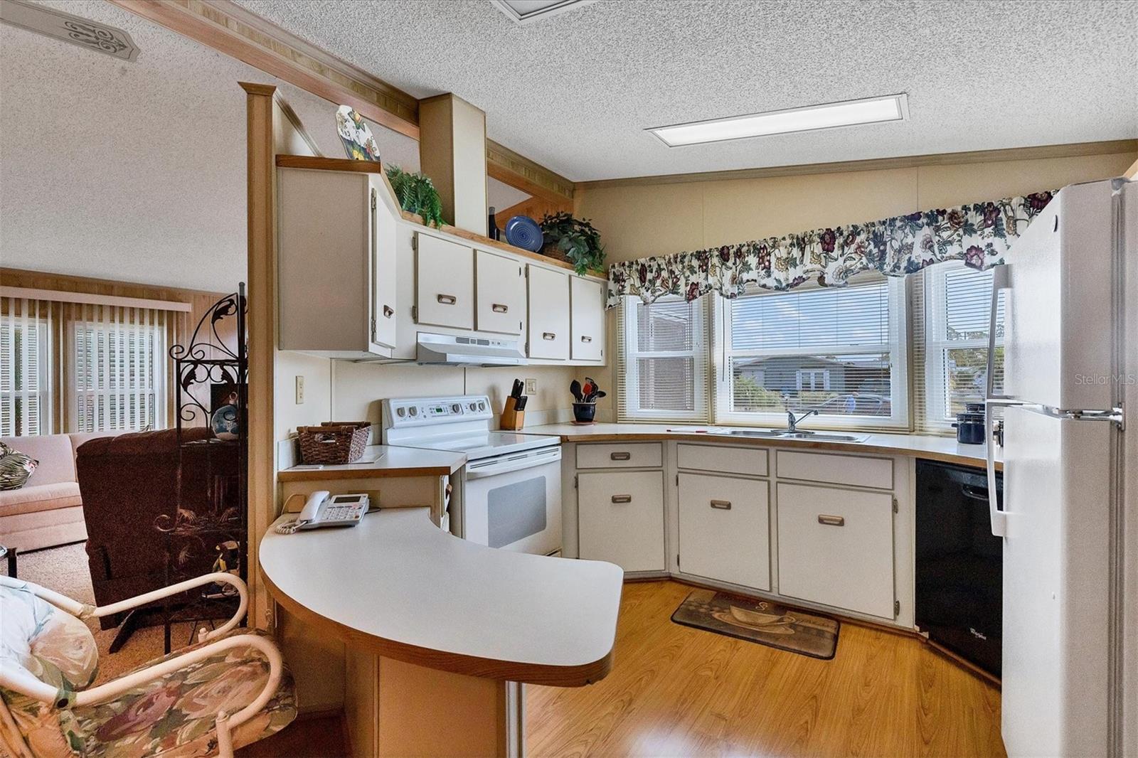 806 Tangerine Woods Boulevard #328 Property Photo 12
