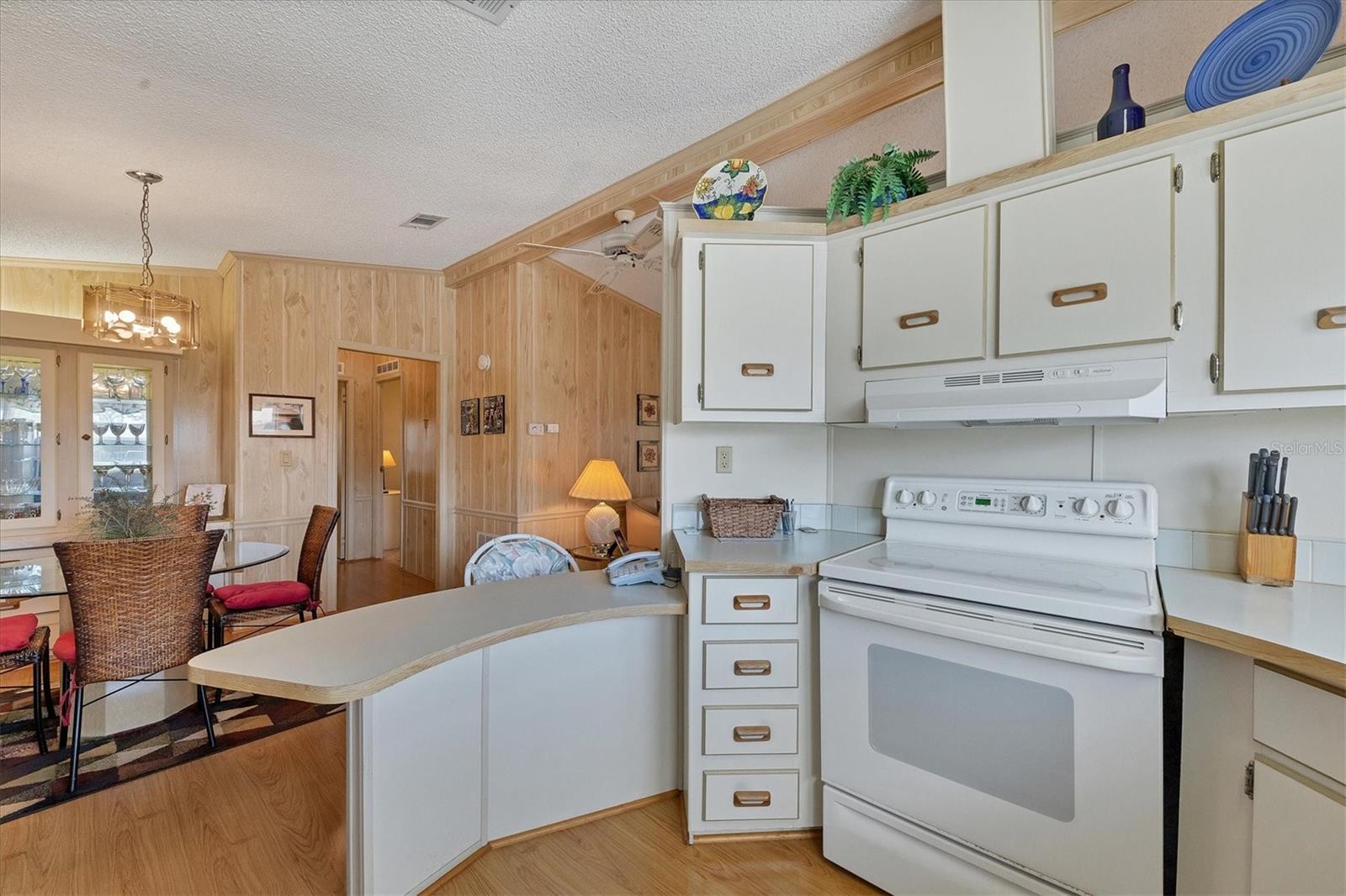 806 Tangerine Woods Boulevard #328 Property Photo 13