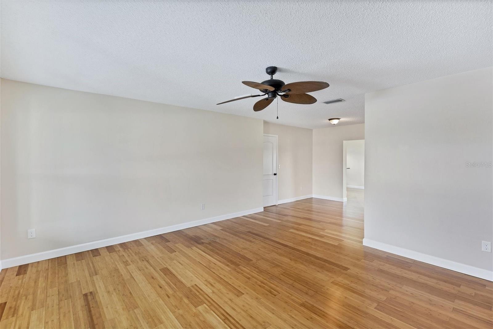 13564 Martha Avenue Property Photo 6