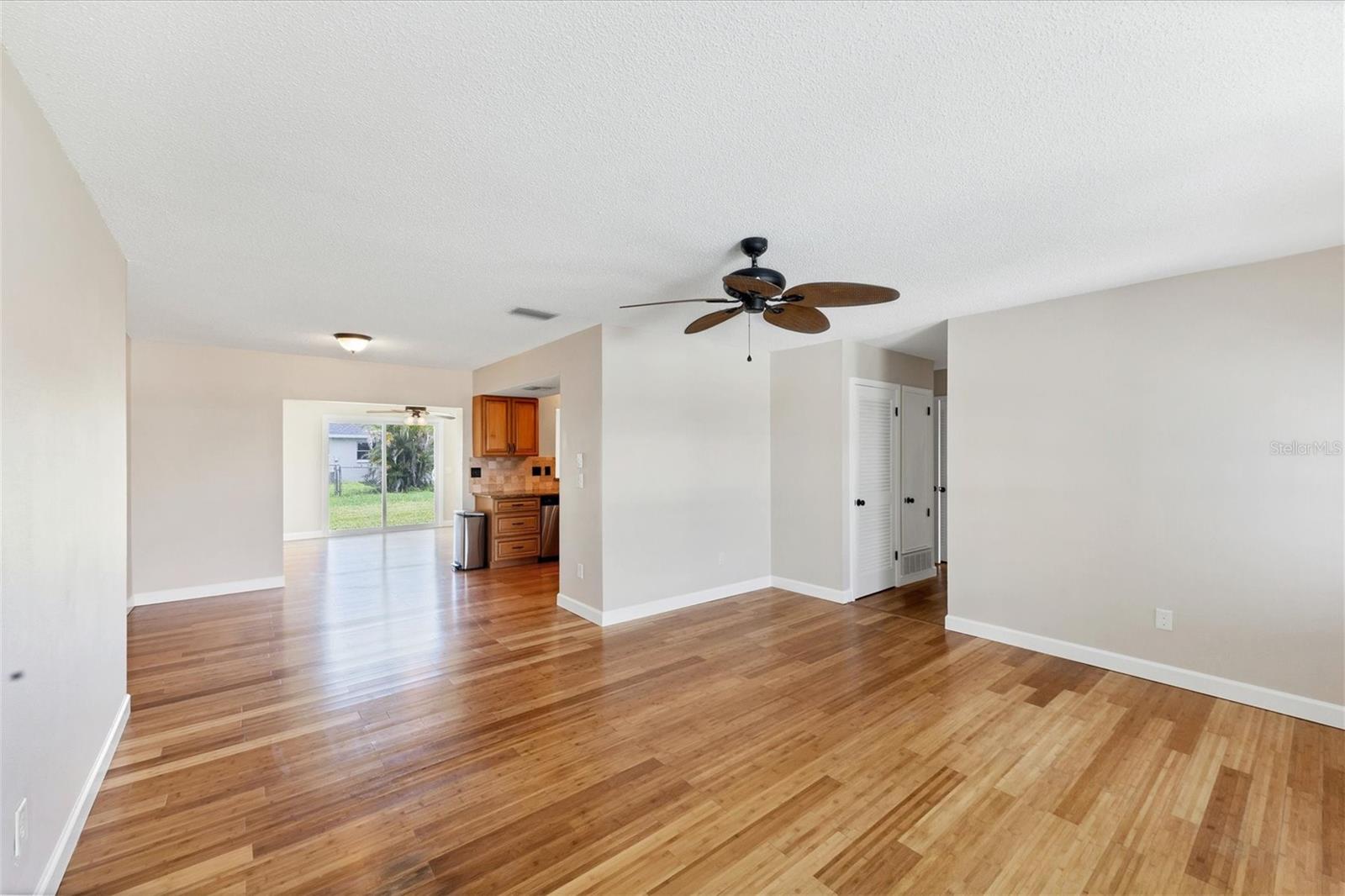 13564 Martha Avenue Property Photo 7