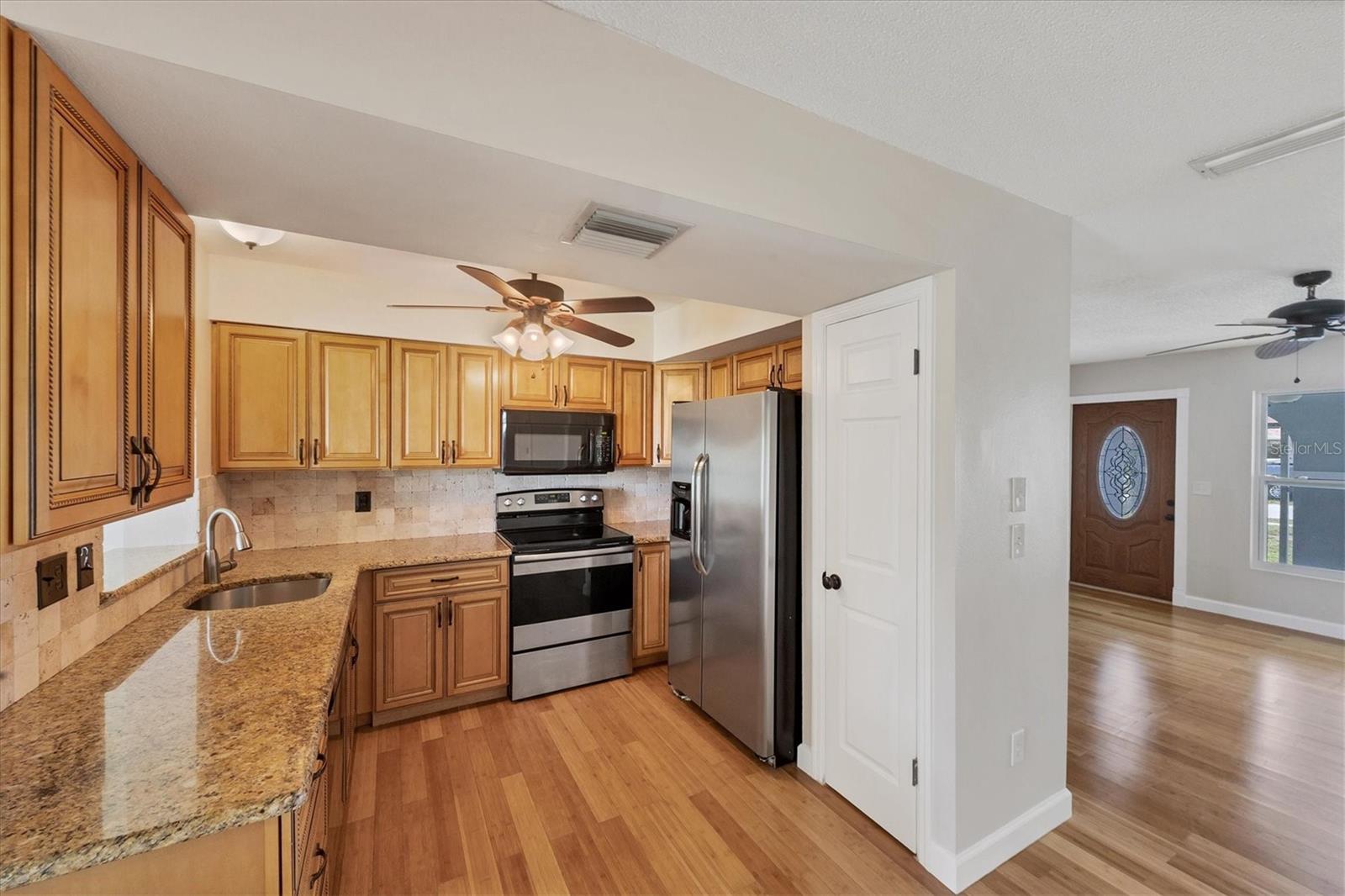13564 Martha Avenue Property Photo 8