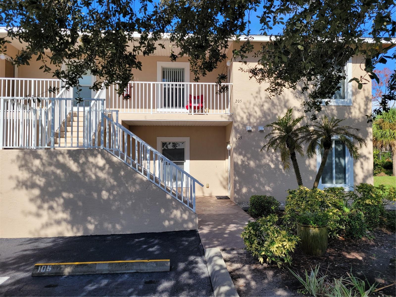 9550 FIDDLERS GREEN CIR #105 Property Photo 1