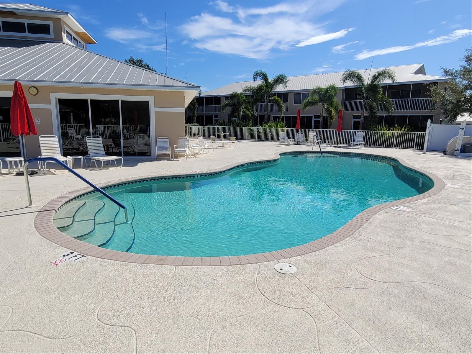 9550 Fiddlers Green Cir #105 Property Photo 2