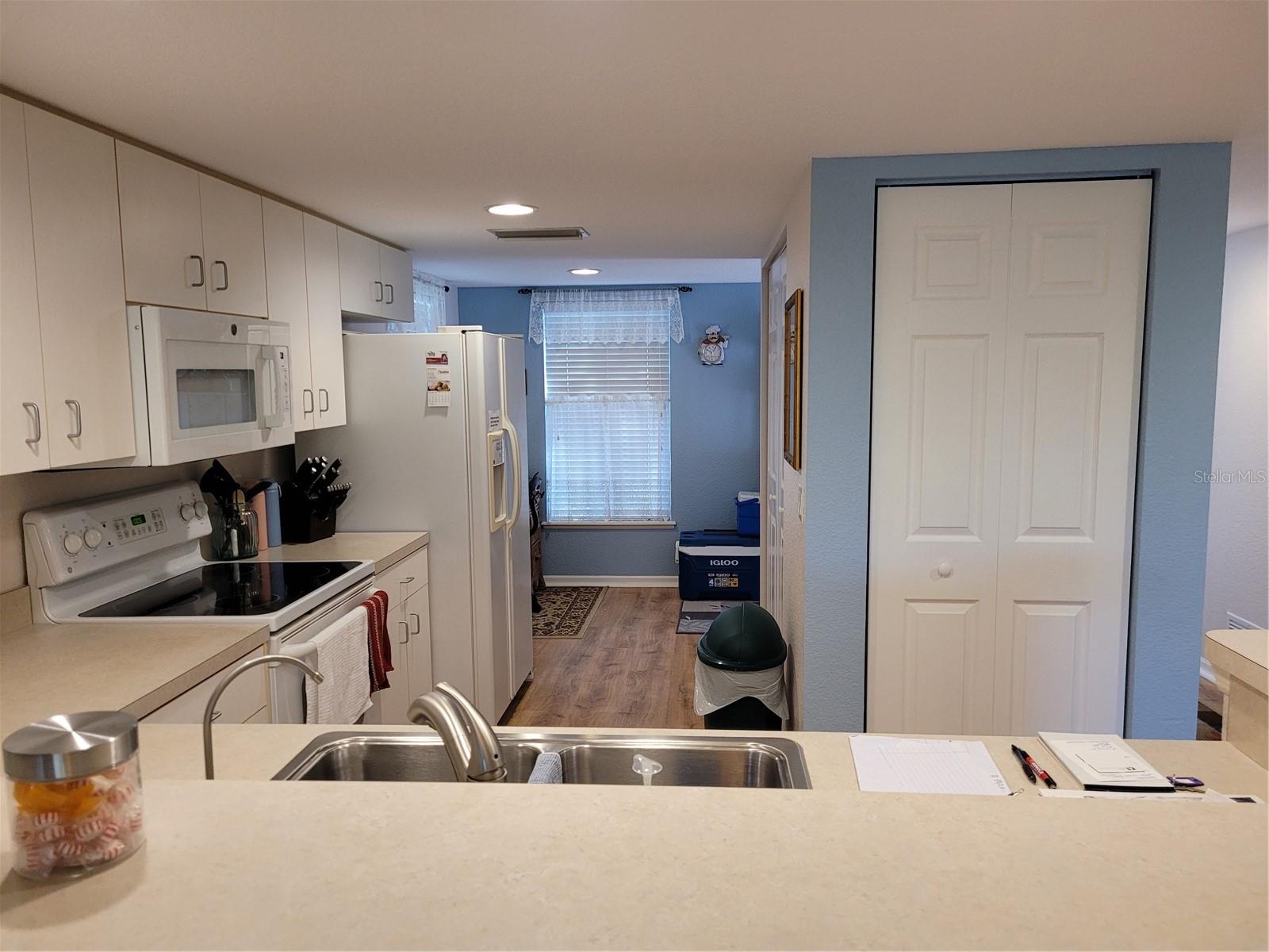 9550 Fiddlers Green Cir #105 Property Photo 7