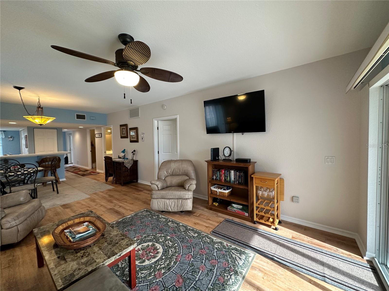 9550 Fiddlers Green Cir #105 Property Photo 17