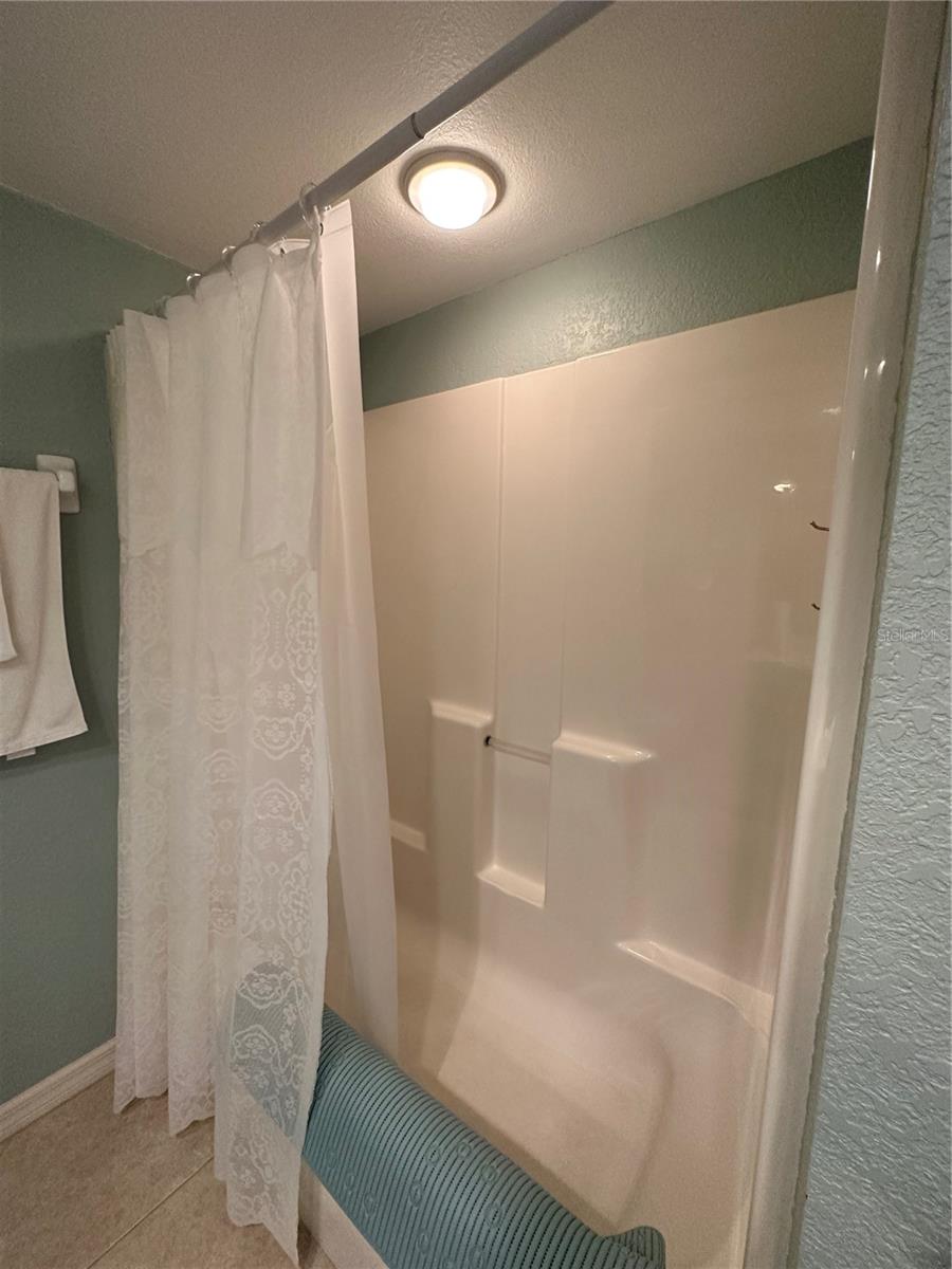 9550 Fiddlers Green Cir #105 Property Photo 27