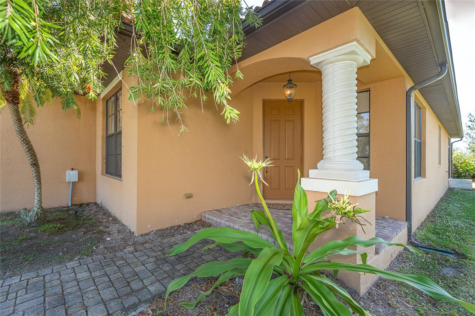 431 Albatross Rd Property Photo 4