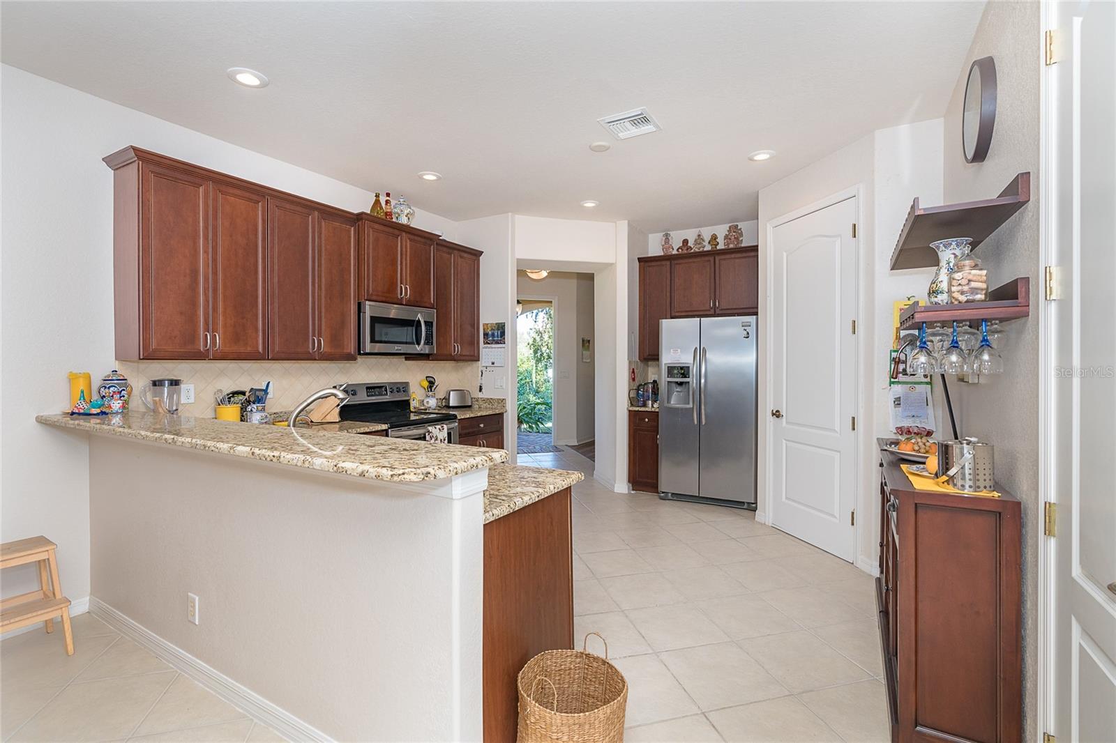 431 Albatross Rd Property Photo 8