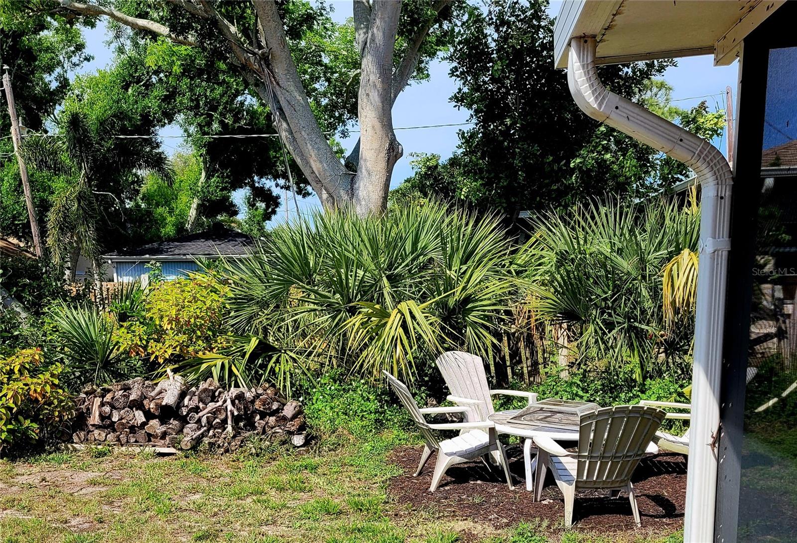 745 Coral Way Property Photo 34