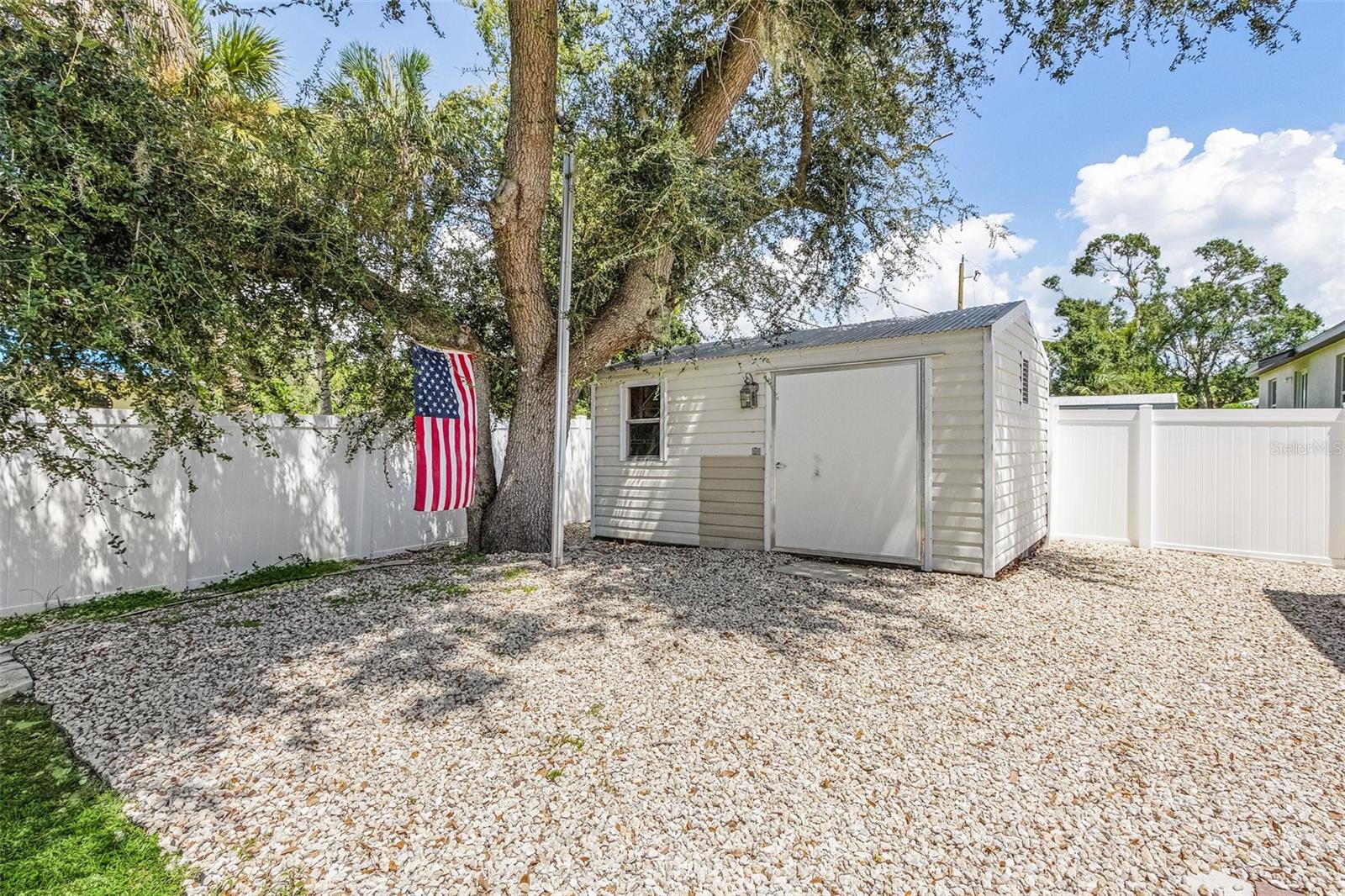 1361 Newton St Property Photo 15