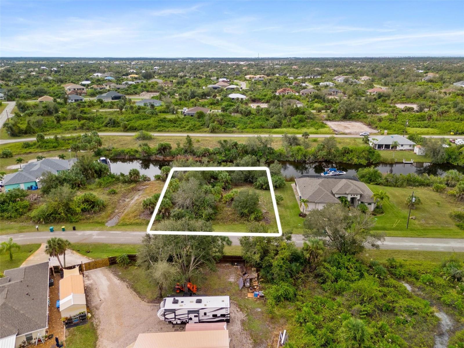 13902 Begonia Cir Property Photo 1