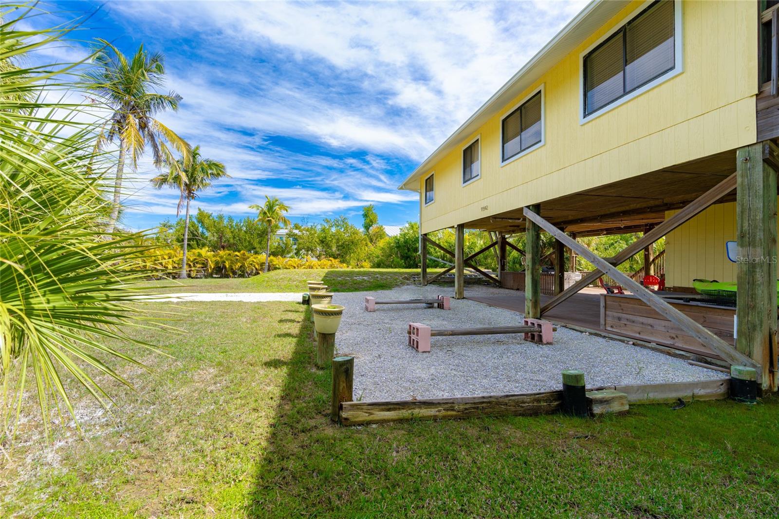 9542 Rum Runner Rd Property Photo 27