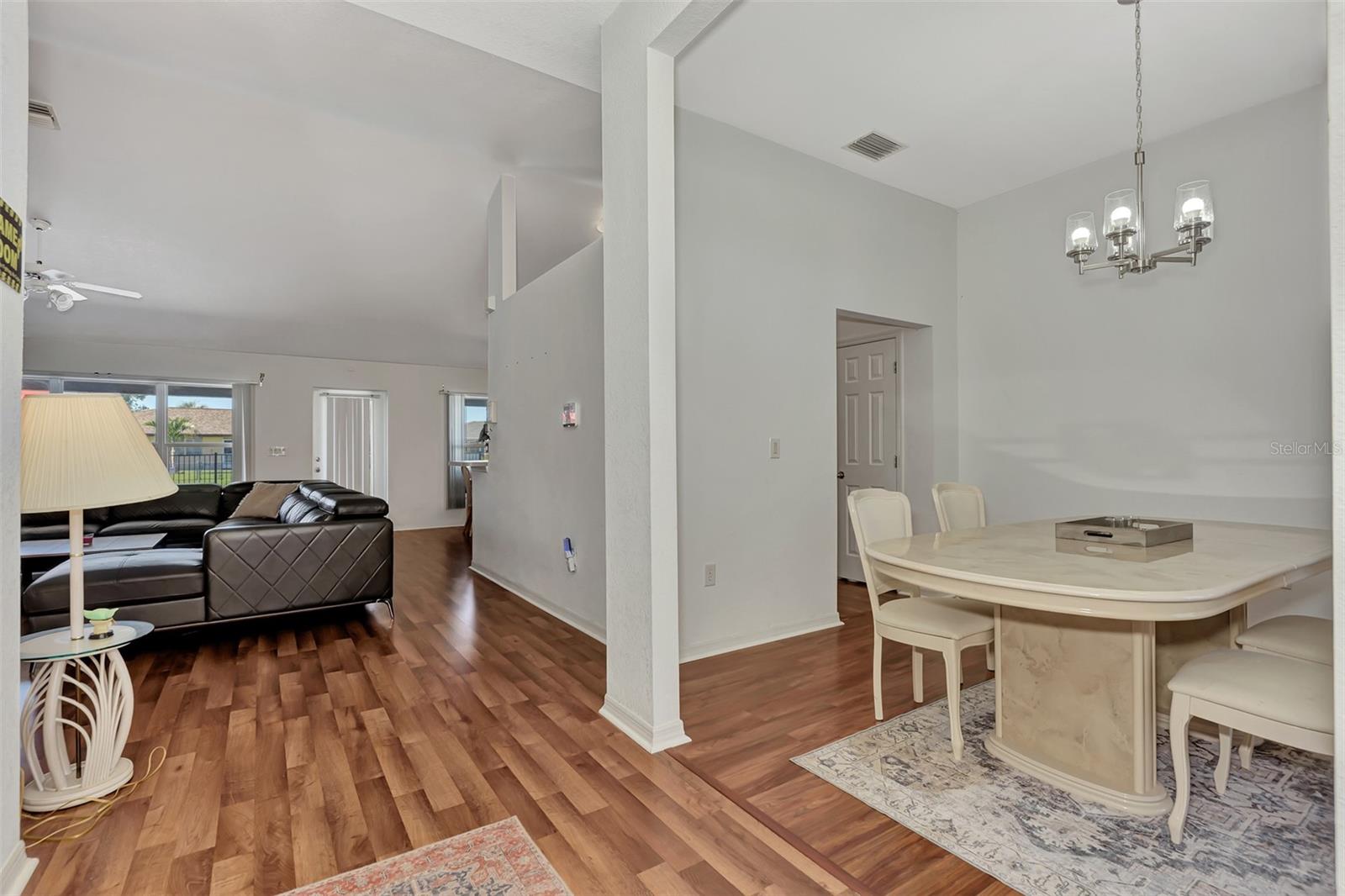 2341 Rio De Janeiro Ave Property Photo 4