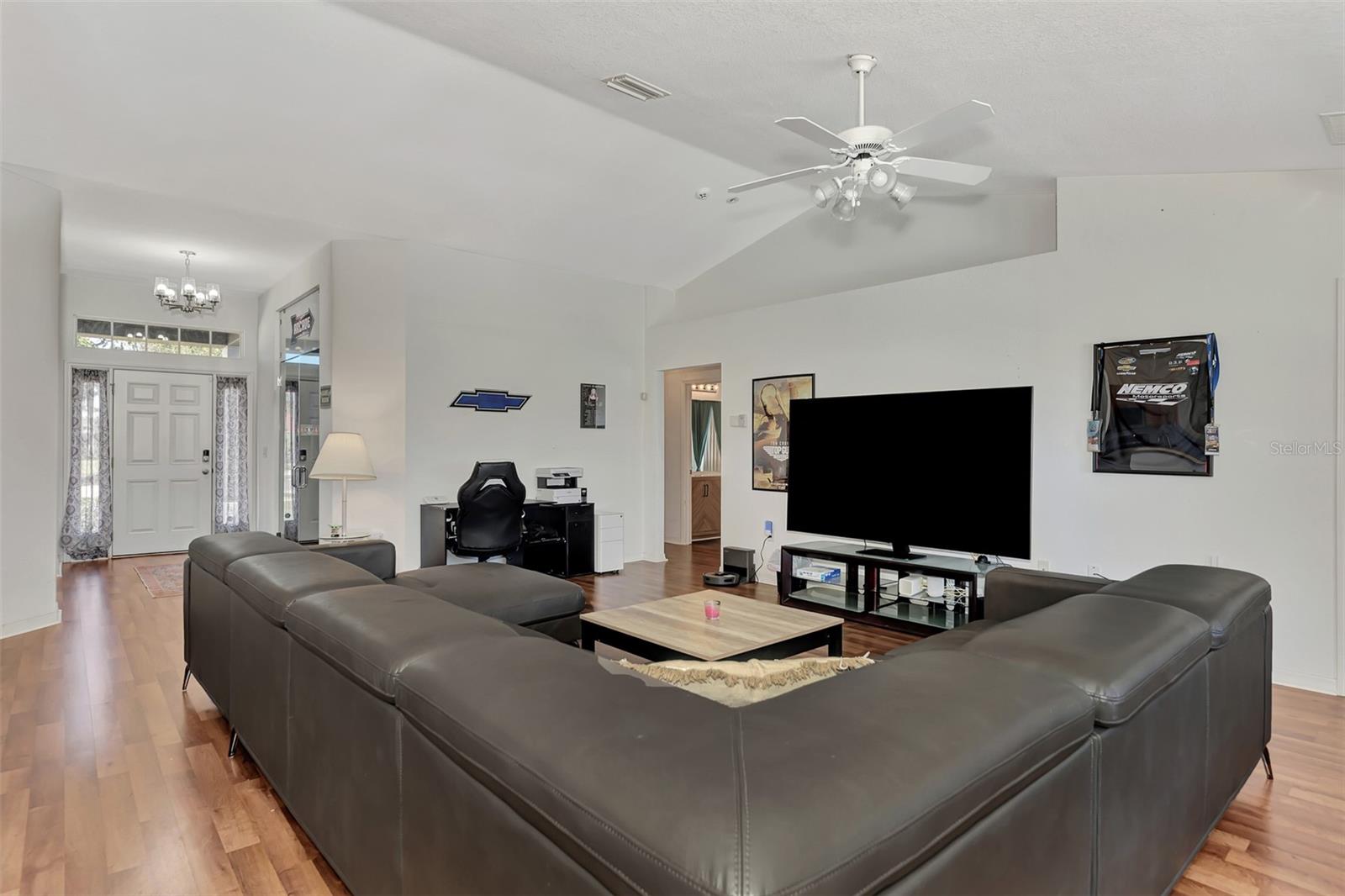 2341 Rio De Janeiro Ave Property Photo 5
